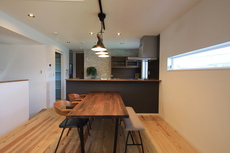 福知山市 S様邸 ヴィンテージ感漂う大人スタイルの家 お客様の声 京都府福知山市 綾部市 舞鶴市で新築住宅 注文住宅 分譲地などマイホーム建築からリフォームまでhasi Hausにお任せください