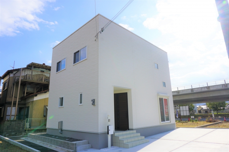 新築一戸建て モデルハウス販売 雀部小学校 日新中学校区 土地 中古住宅 京都府福知山市 綾部市 舞鶴市で新築住宅 注文住宅 分譲地などマイホーム建築からリフォームまでhasi Hausにお任せください