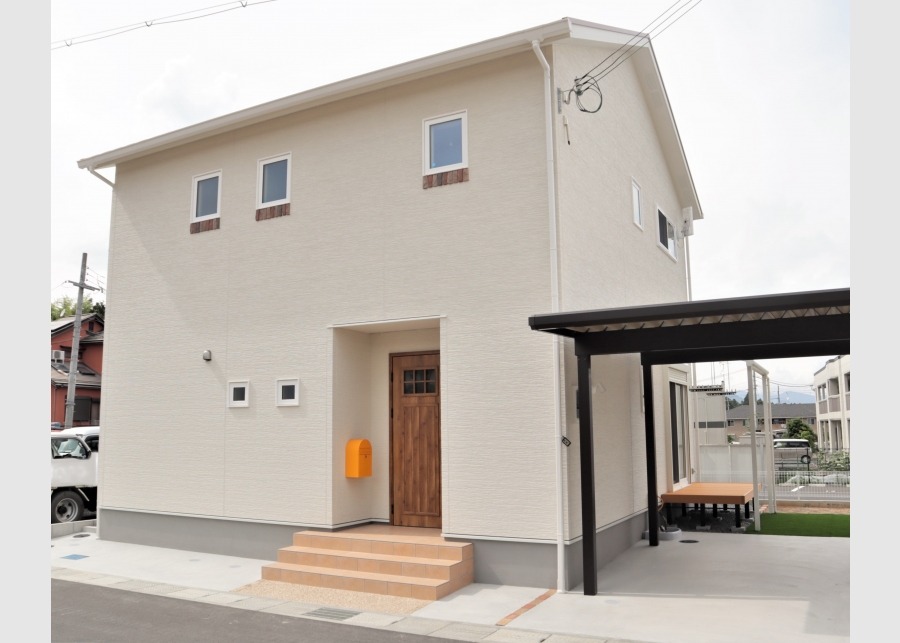 おしゃれでかわいい南欧風の白い家 施工実績 京都府福知山市 綾部市 舞鶴市で新築住宅 注文住宅 分譲地などマイホーム建築からリフォームまでhasi Hausにお任せください おしゃれでかわいい南欧風の白い家 施工実績 京都府福知山市 綾部市 舞鶴市で新築住宅 注文住宅 分譲地などマイホーム建築からリフォームまでhasi Hausにお任せください